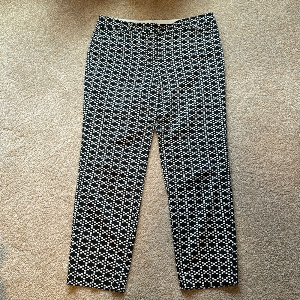Zac & Rachel black and white ankle length pants. Size 10.
